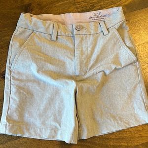 Vineyard Vines khaki performance dri-fit short